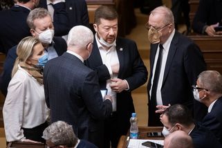 Koalici chyběli poslanci, ANO a SPD ji přehlasovaly. Faul, zlobí se Benda - Seznam Zprávy